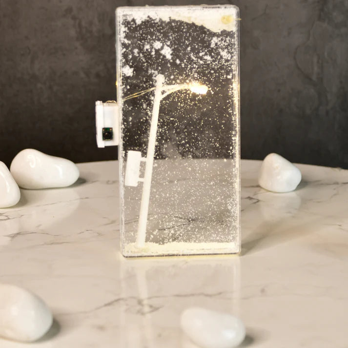 Sowpeace Street Lamp Showcase Snowy Glow